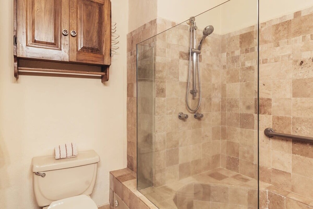 Ocean View 1Br Condo-balcony-beach-pool - 301