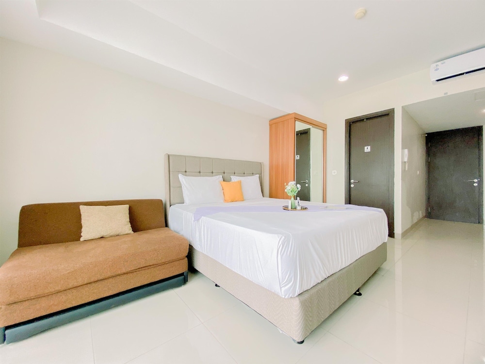 Comfy And Best Deal Studio At Nine Residence Apartment
