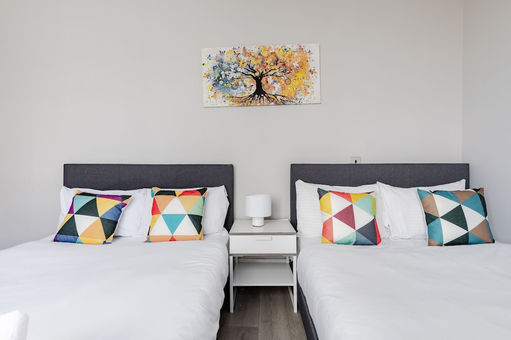 Superb Apartments opp Edgware Rd Station