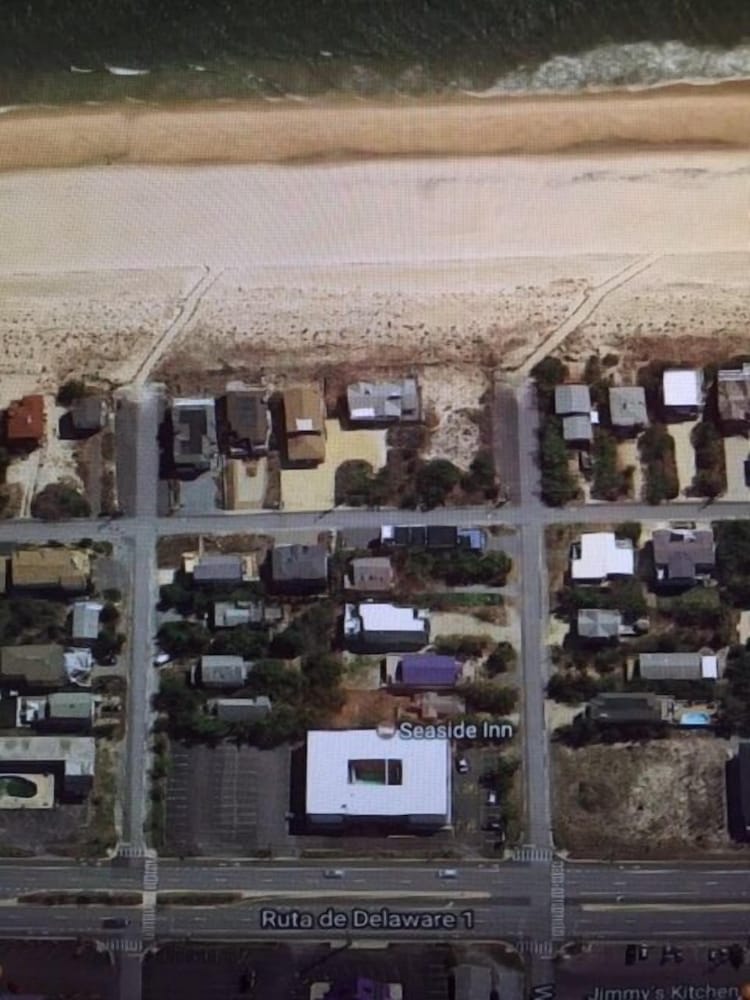 Hotel Seaside Inn - Image 1