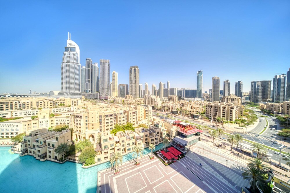 Urban Chic Downtown Apt w Dubai Fountain Views