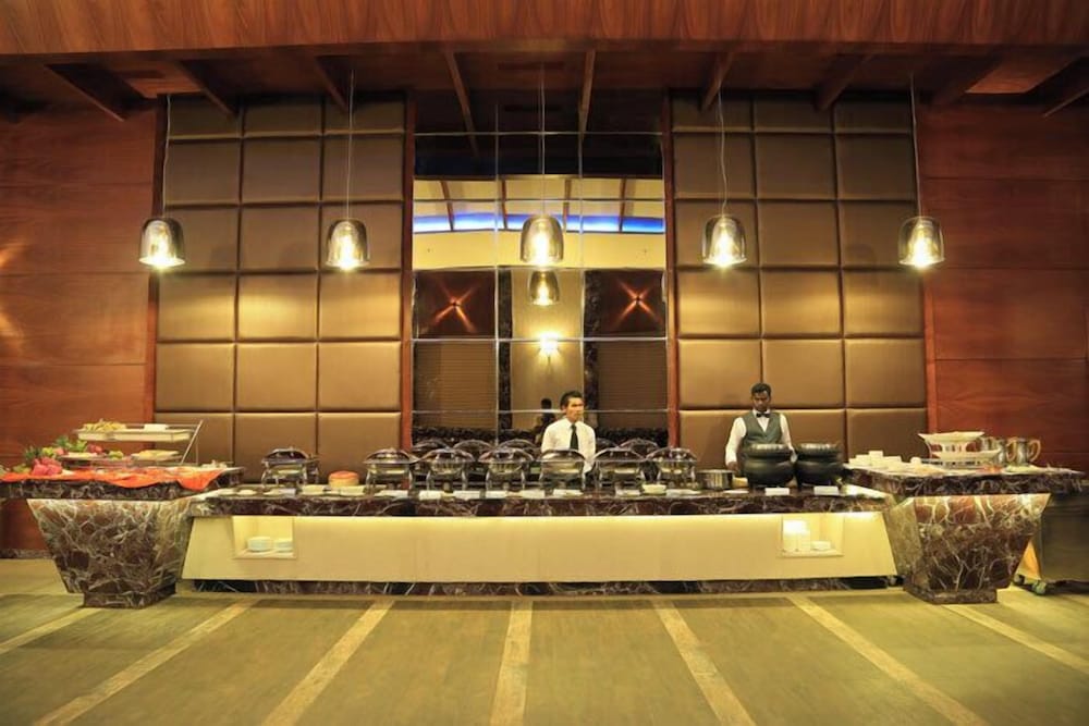dhanalakshmi srinivasan hotels pvt ltd