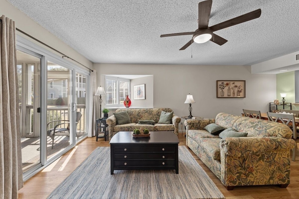 Windsor Court 11c 2 Bedroom Condo