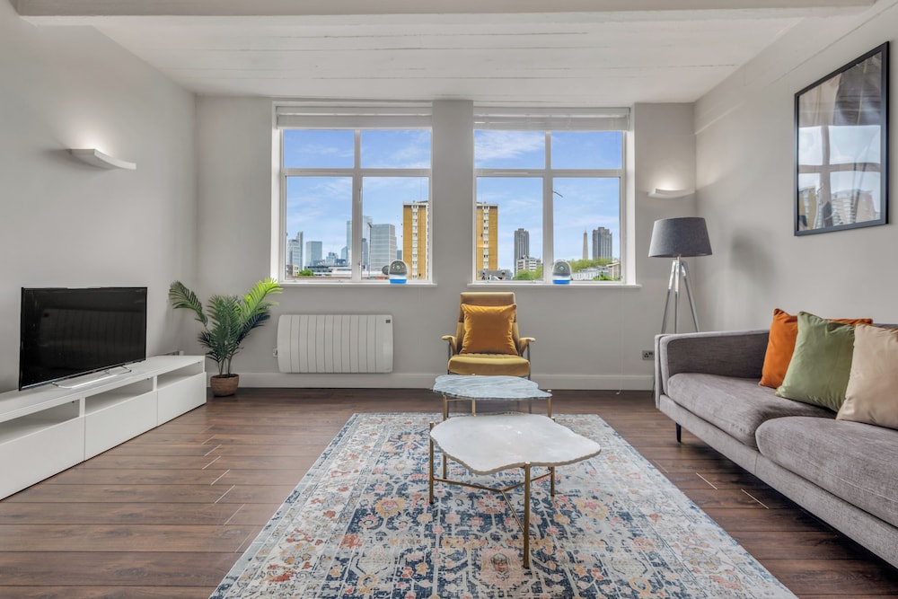 Three Bedroom Apartment in City Reach