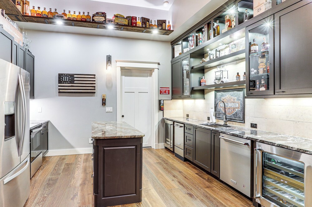 Private Hot Tub + Game Room: Keenesburg Getaway!