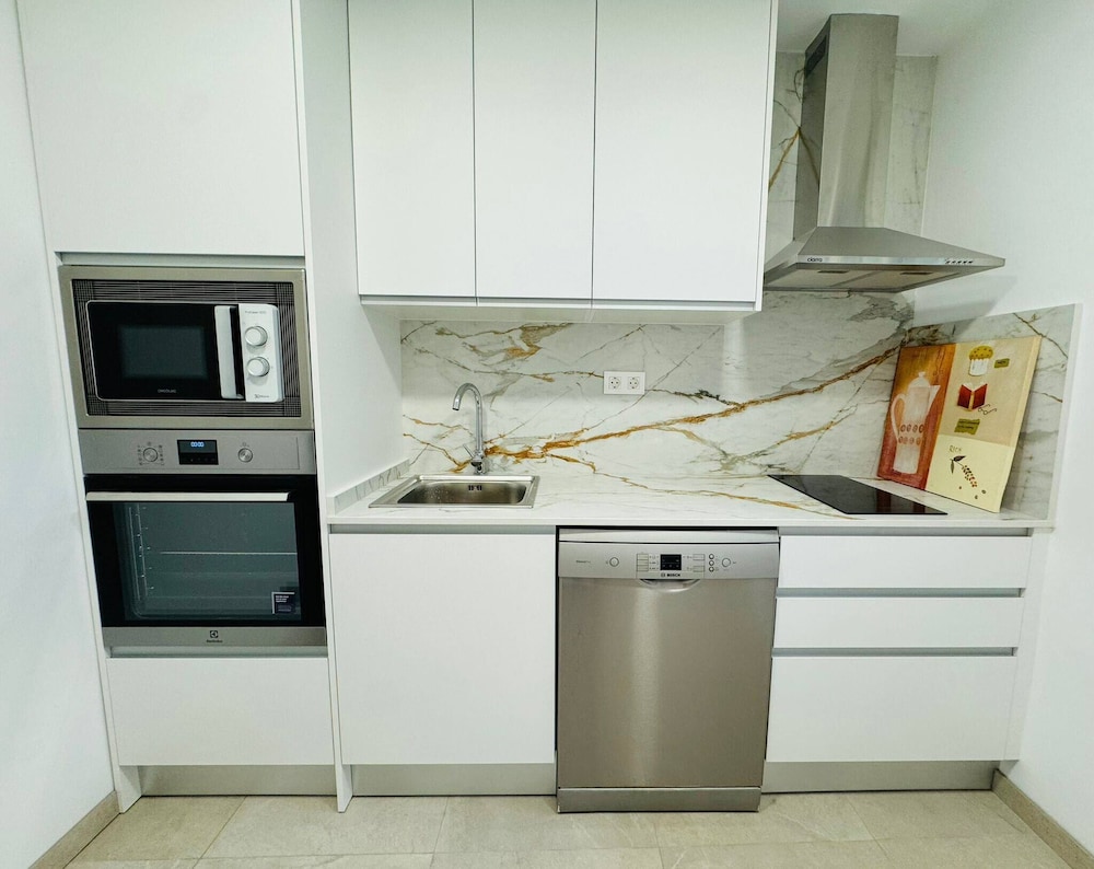 Bright Apartment Near Granada Center