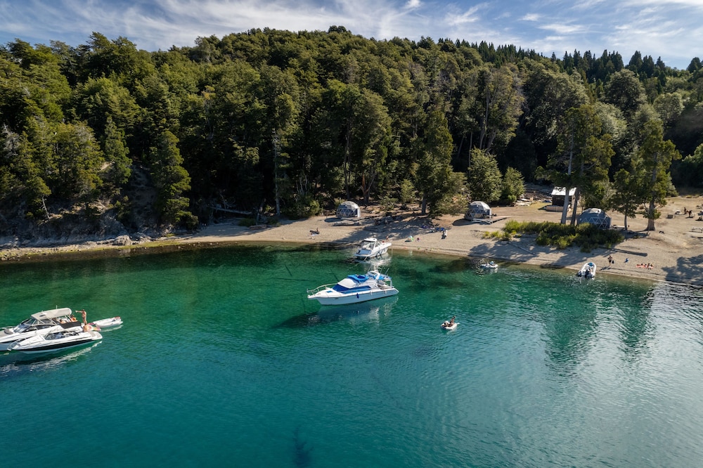 Isla Victoria - Folk Camp
