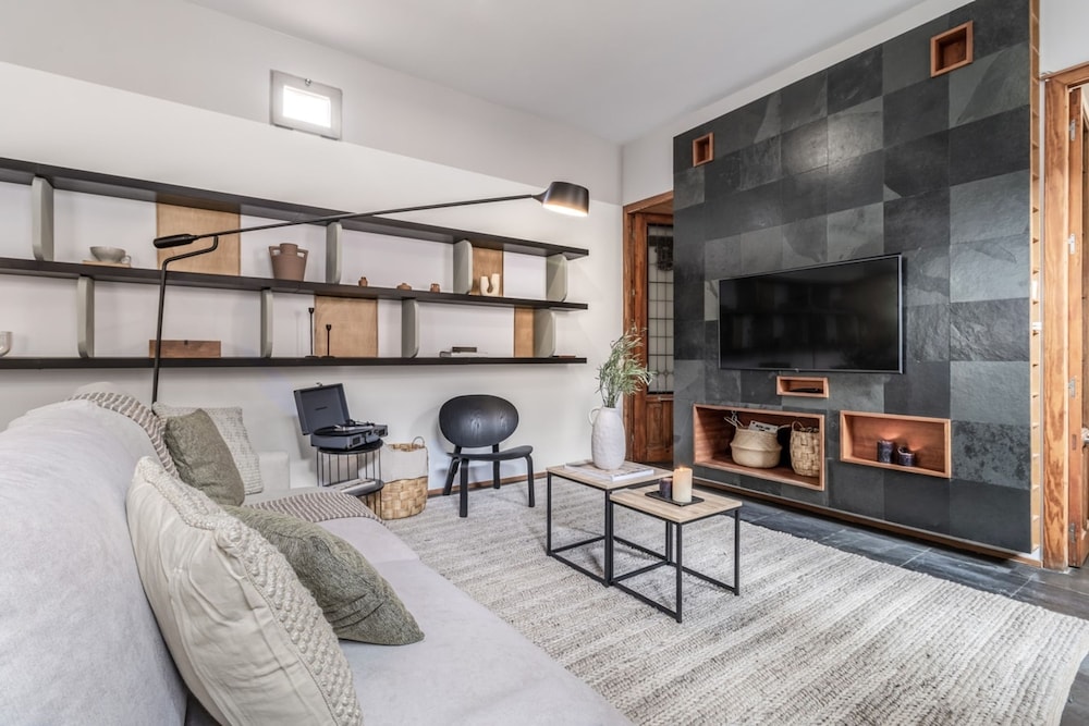 Monroe - 2 Bedrooms in Chueca
