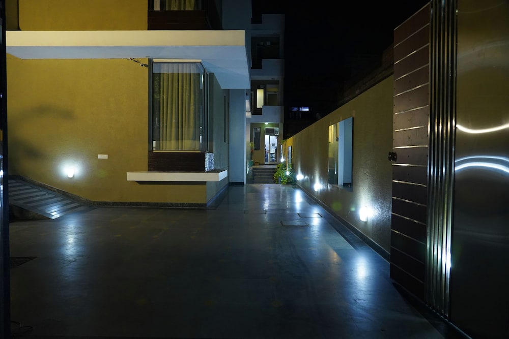 Noida Vacations - Mint Metropolitan Grand - Property Image 116