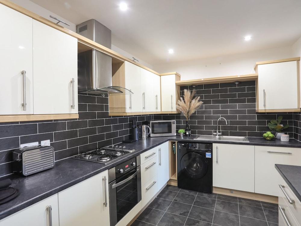 4 Pen Llanw Tides Reach