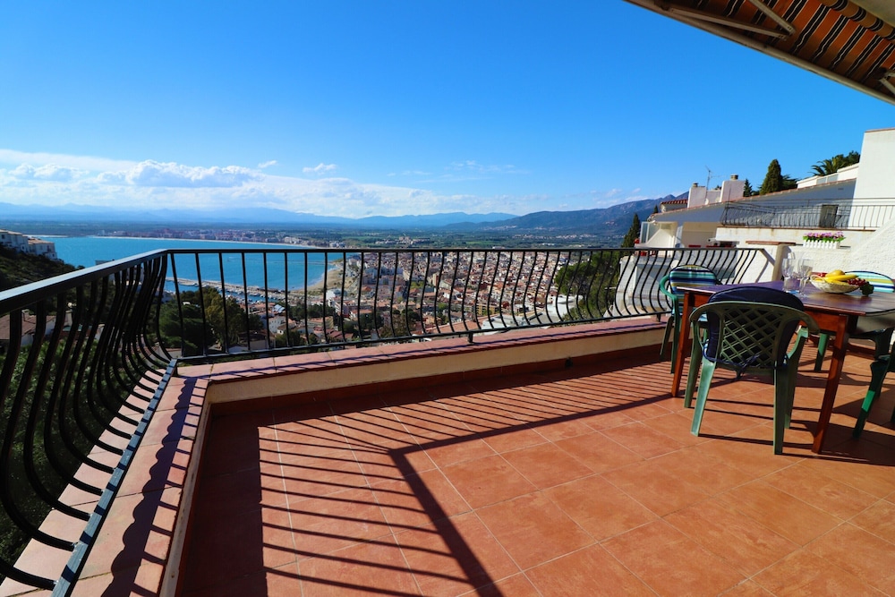 Apartment in Roses Near Beach