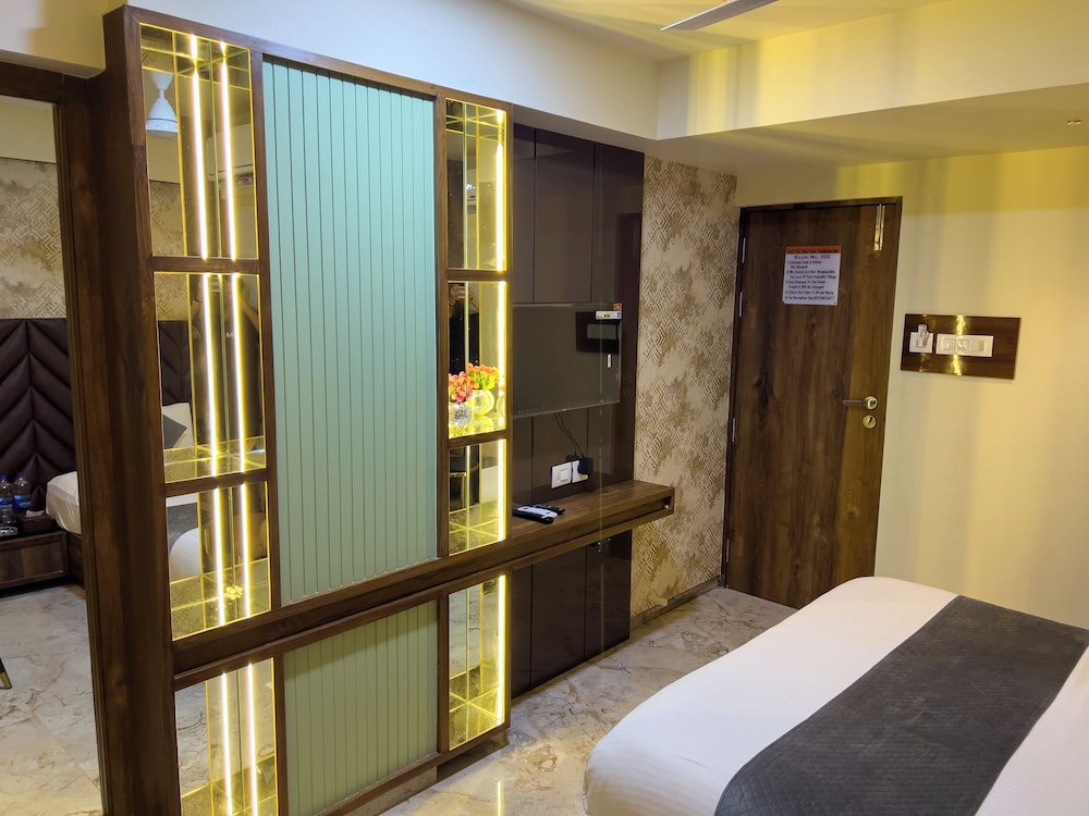 Hotel Ratna Paradise