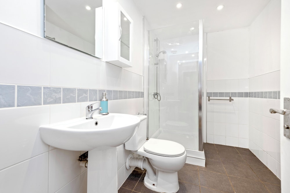 JOIVY Cosy 3bed Family Flat near Leith
