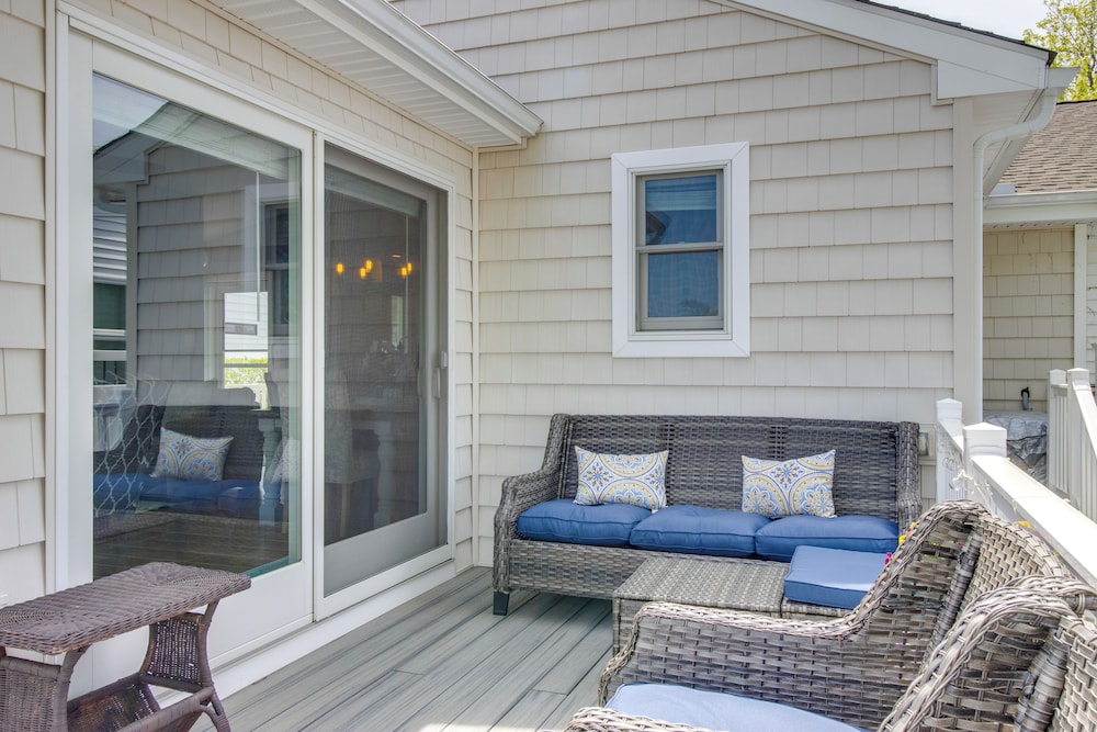 Half-mi to Beach: Cape May Getaway w/ Deck & Yard!