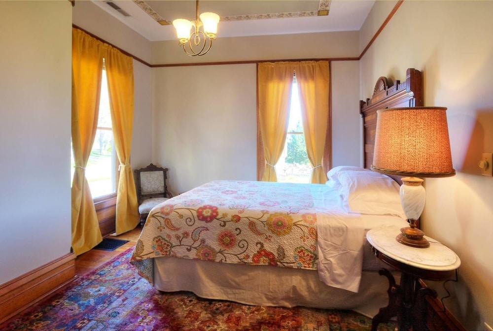 Jacksonville's Historic Nunan House view 3