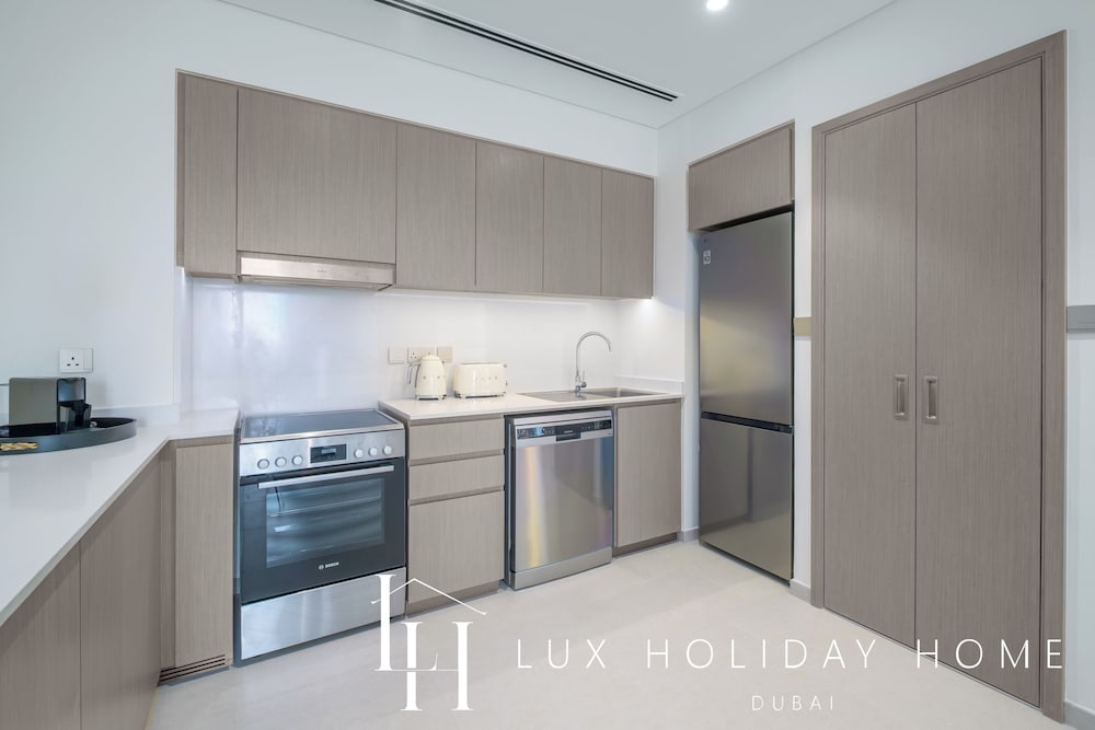 LUX The Grande Signature Skyline Suite 2