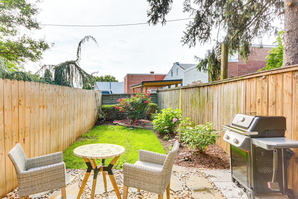 Dtwn at Your Door: Historic Frederick Gem w/ Yard!