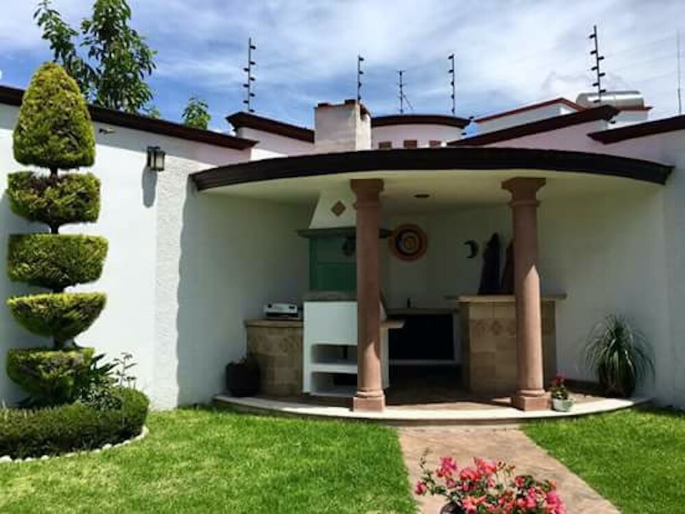 La Aurora Hotel like Home