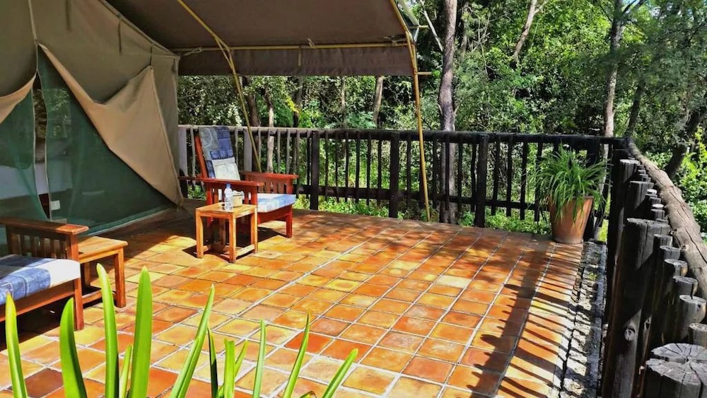 Antelope Park Safari Lodge