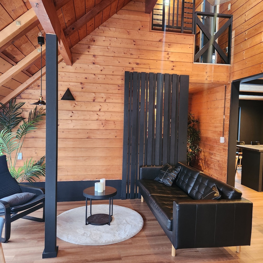 Hooting Owl Lodge