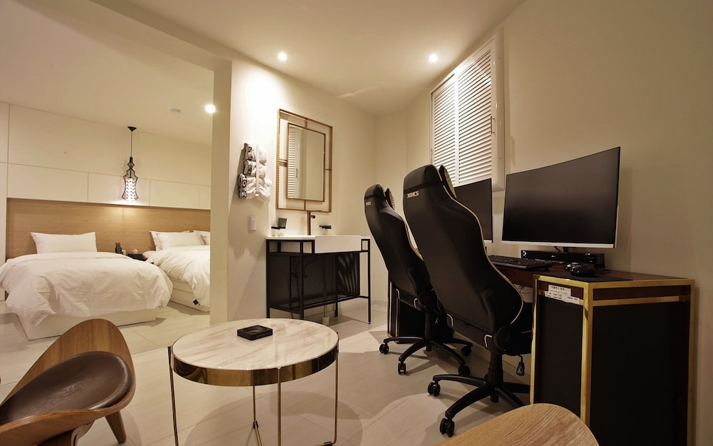 hotel room