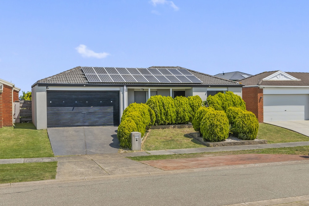 StayAU Stunning 4BRHouse Berwick