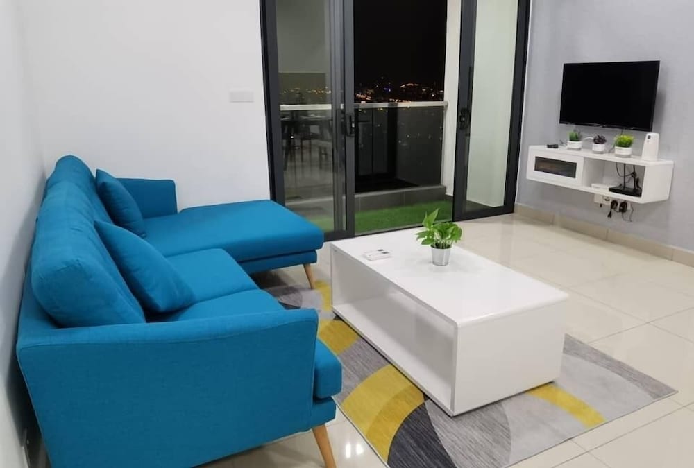 NEW Premium Homez Suite photo 3