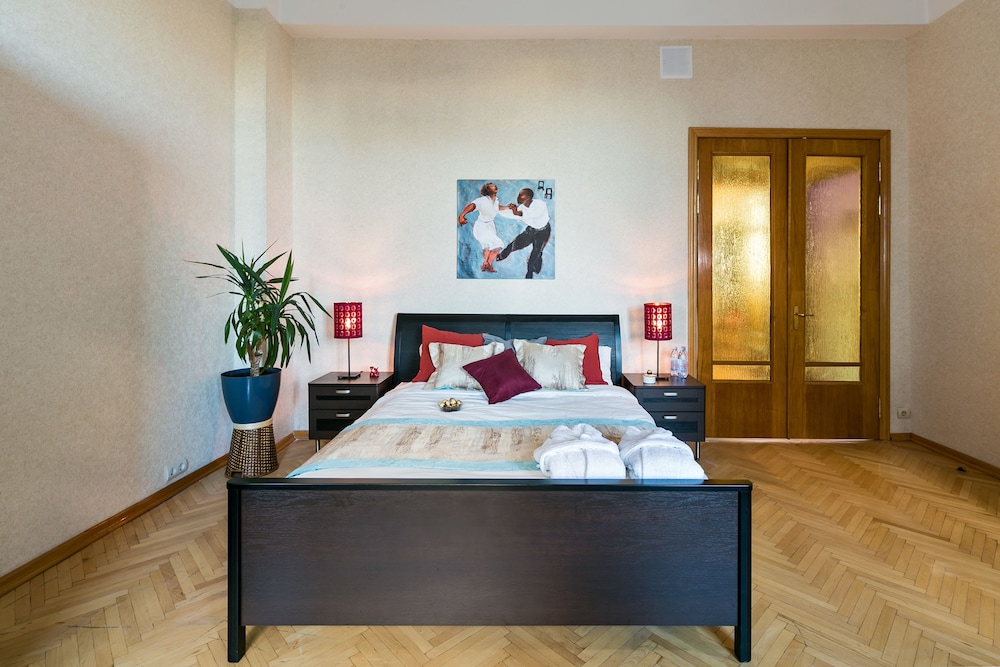 GM Apartment Serafimovicha 2-415