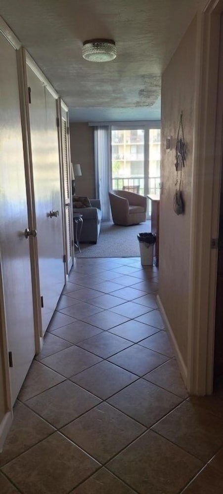 Vantage Pointe #222 1 Bedroom Condo