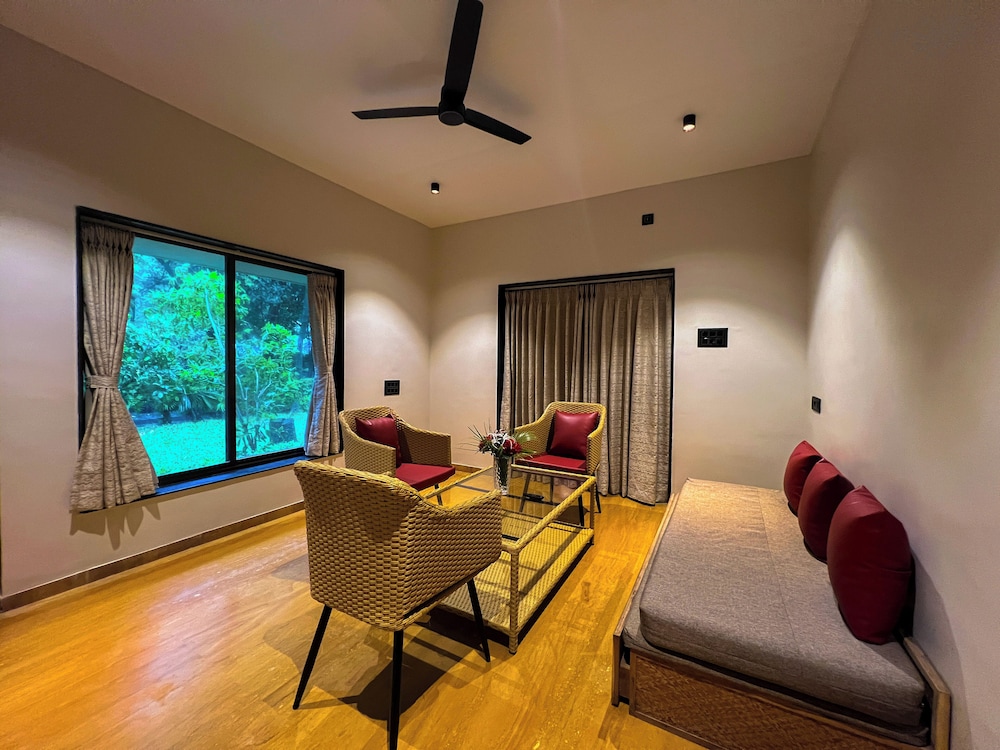 Yash Resort