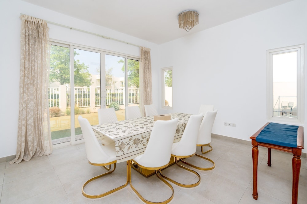 Luxury 5B Villa Private Garden in Ras Al Khaimah