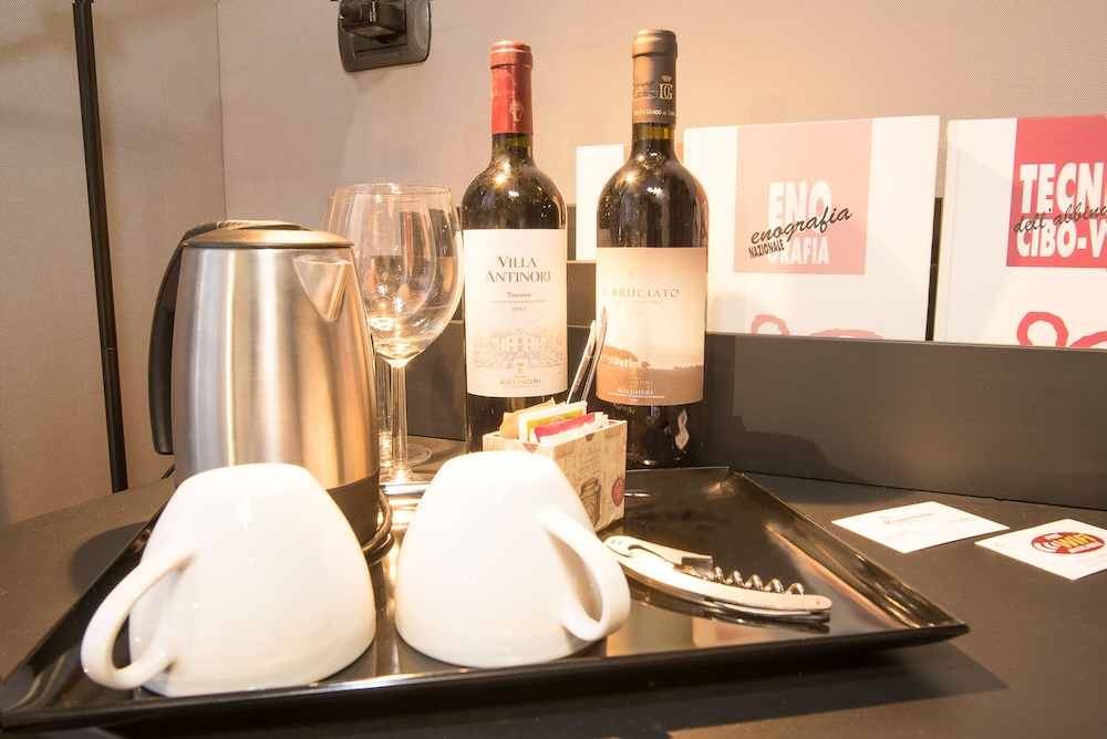 Rometobe Rooms & Hospitality