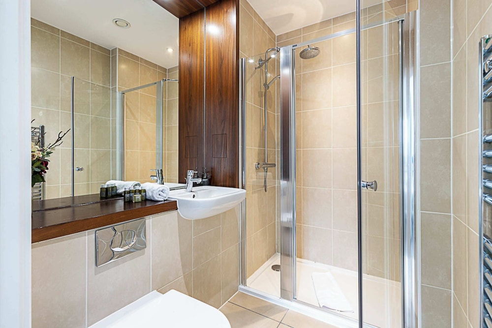 Vibrant London Canal Apartment