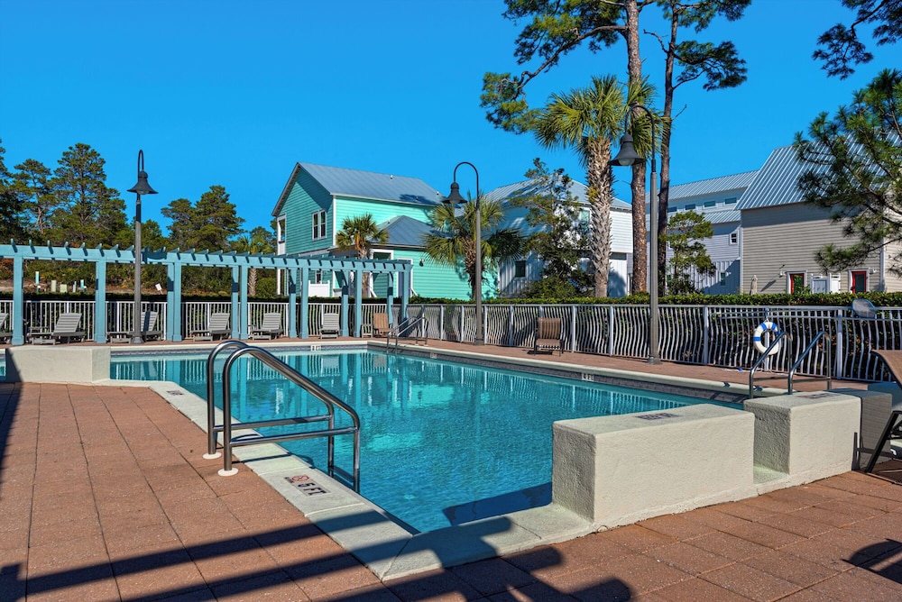 Spacious 4BR With 2 Master Suites, Golf Cart, .3 Miles to Beach - Sleeps 15