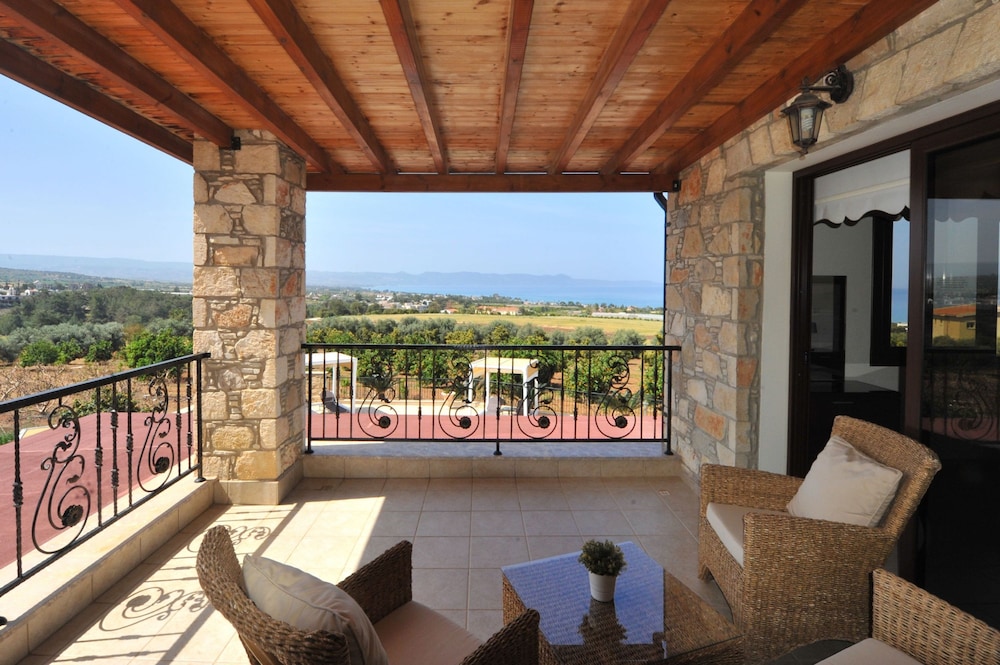 Sunset View Villa in Argaka