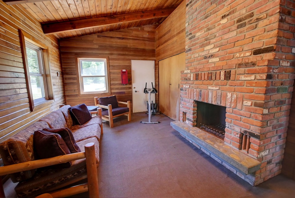 Idle A While Cabins