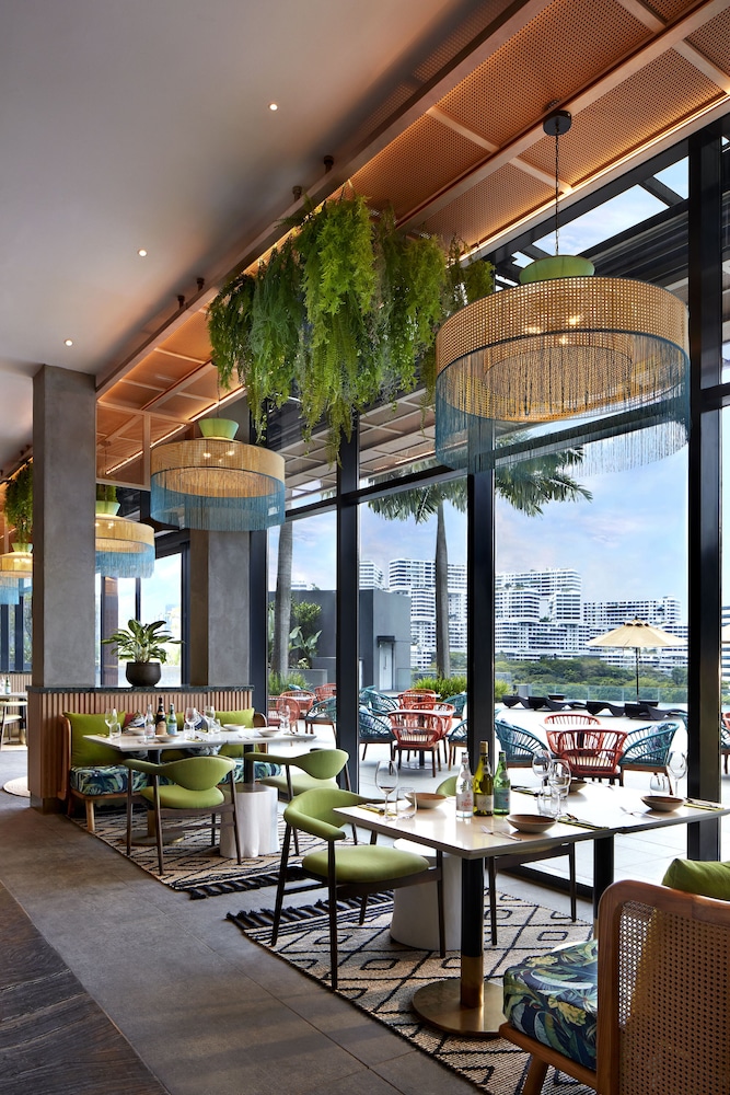 Momentus Hotel Alexandra 18