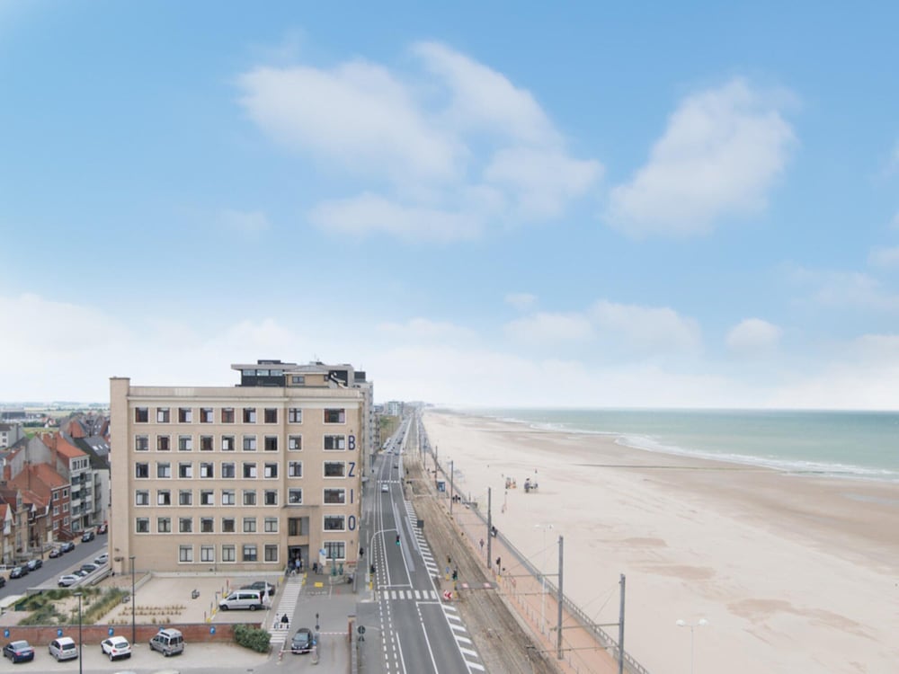 Apartment With sea View Near Raversijde