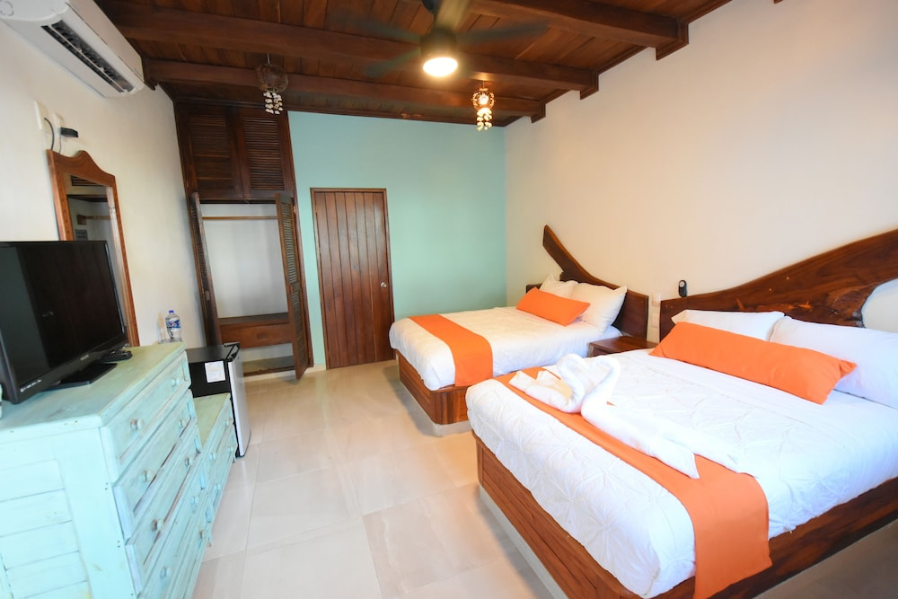 Hotel Hacienda Dos Ojos - Property Image 12