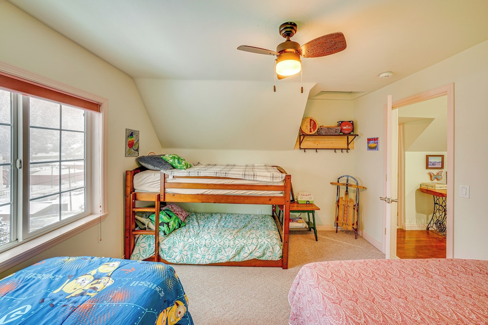 13 Mi to Skiing: Downtown Wallace Home w/ Deck