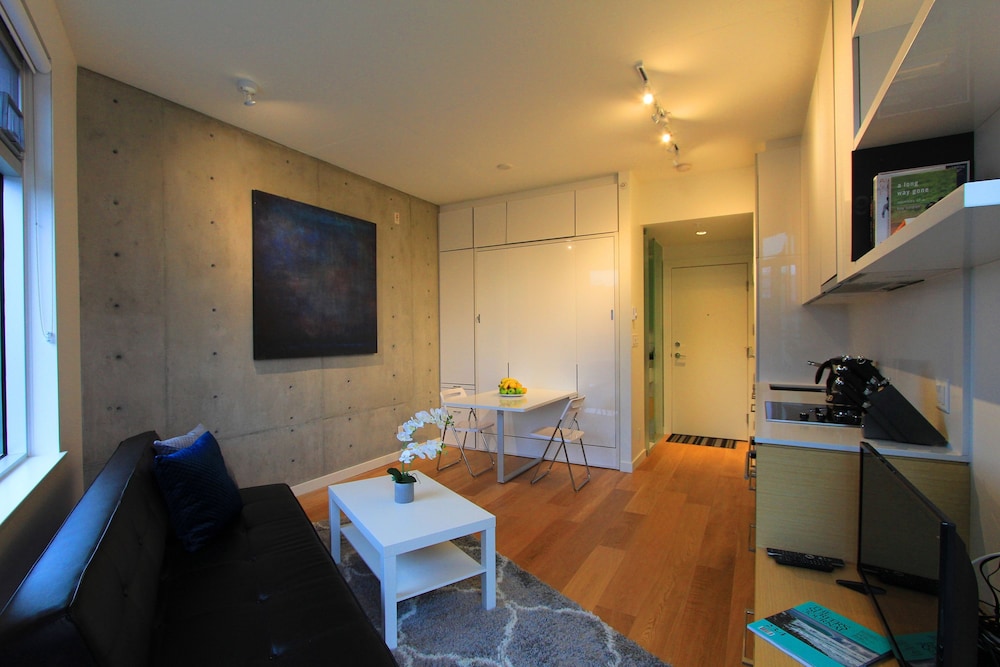 The Janion by Victoria Royal Vacations - Image 5