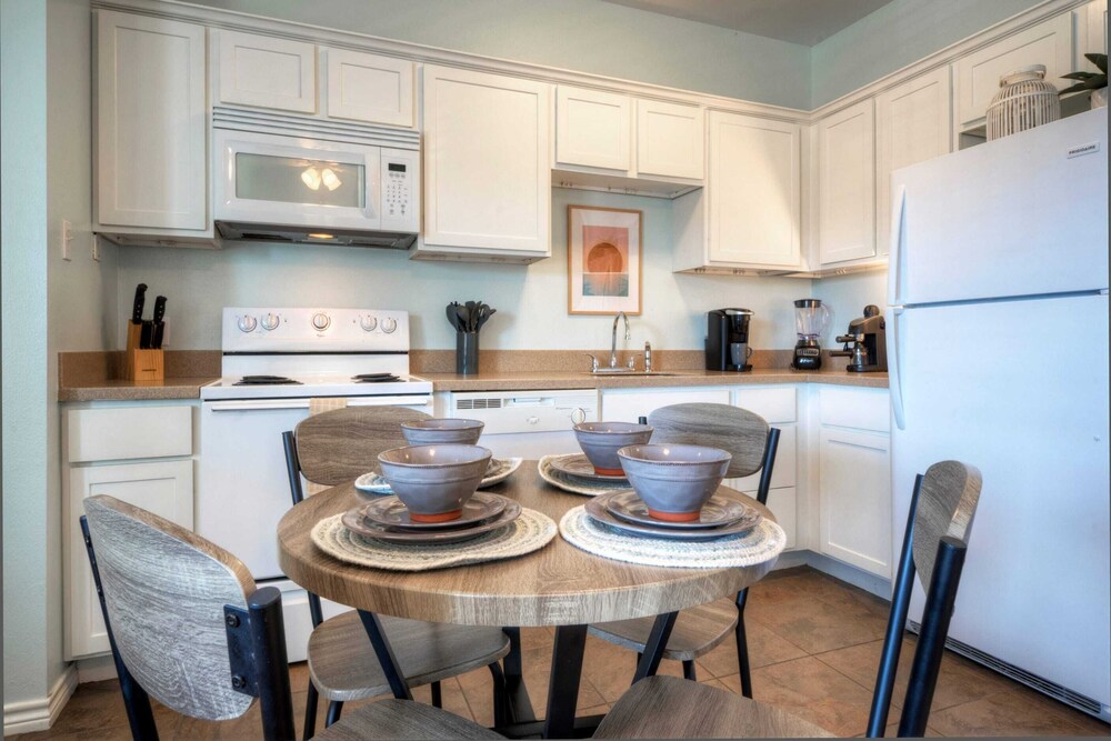 9 Costa Bahia Condos Sleeps 48 + Pool Minutes to the Beach