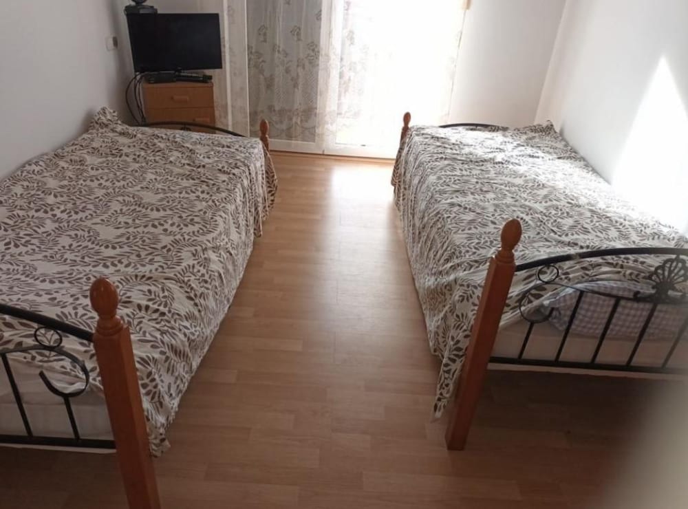 Spacious and Cozy Apartments Dugi Rat
