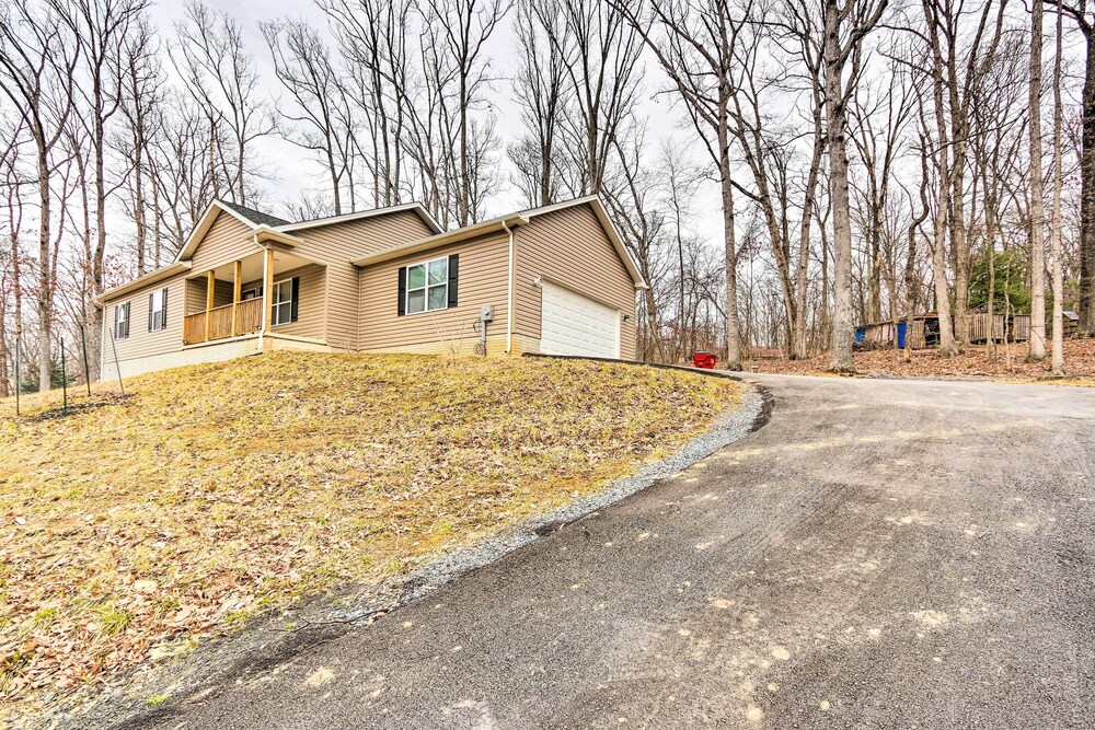 Private Mountain Home Near Shenandoah River! view 3