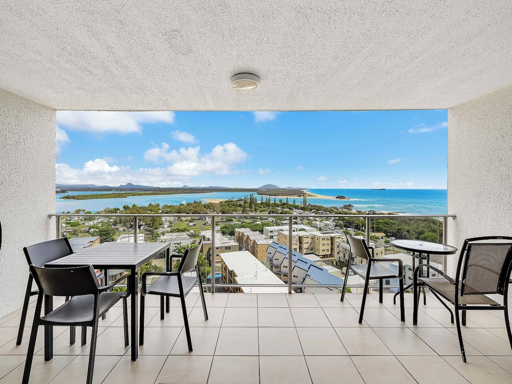Chateau Royale Beach Resort Maroochydore