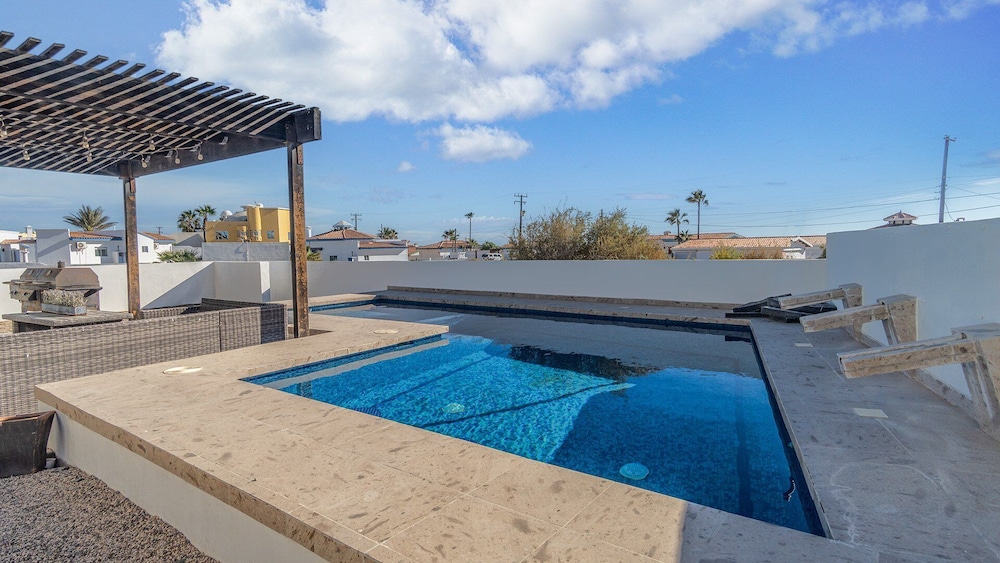 Ocean Pearl House