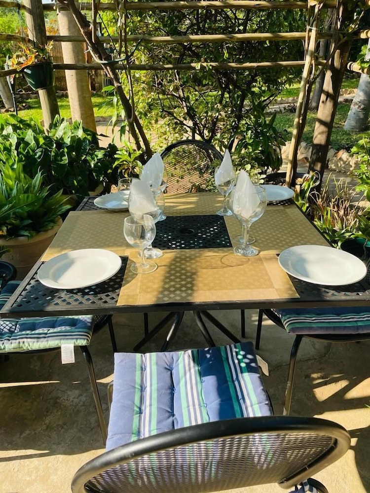 Beulah Court Vineyard Guest House