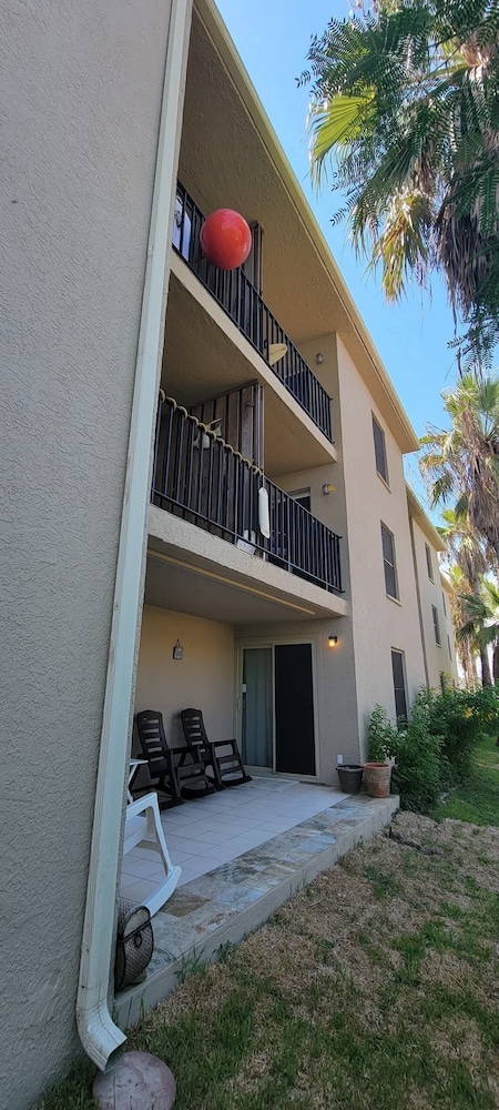 2 Levels Pool Near Beach 2 Patios 2 Bedroom Apts