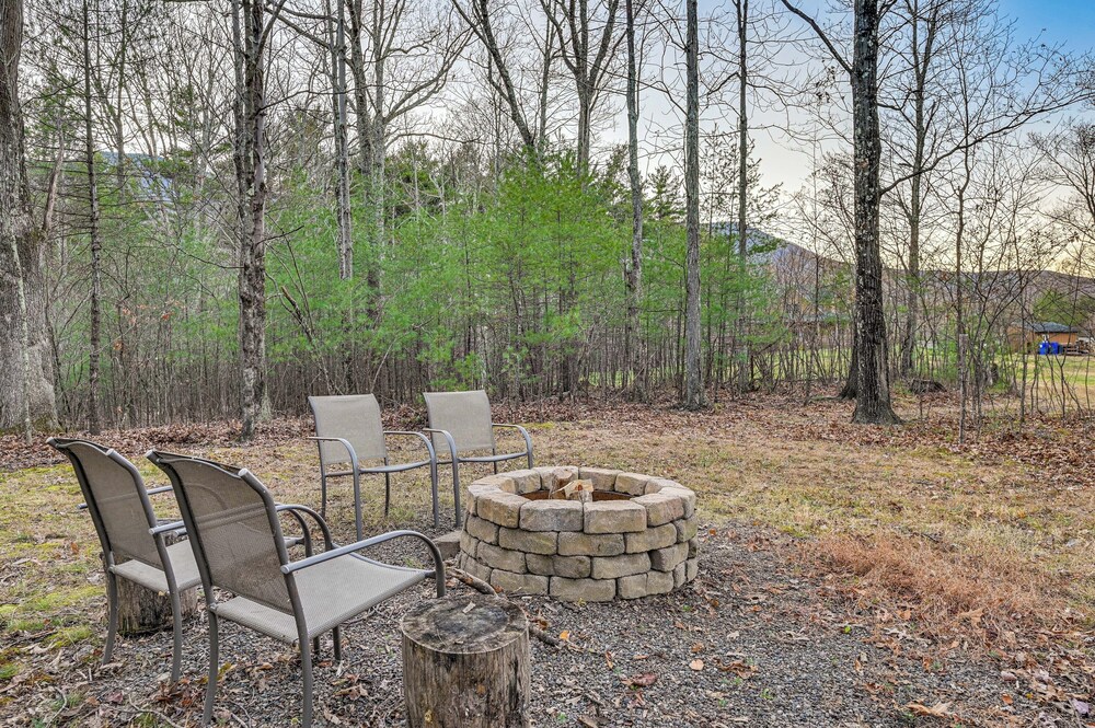 Fire Pits, Deck & Views: Catskills Home!