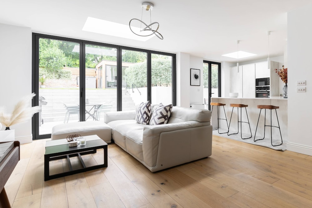 Priory Road III by Onefinestay